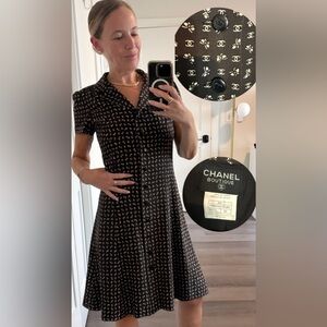 CHANEL BLACK BUTTERFLY LOGO BUTTON DRESS Boutique Silk Black & White Size 36
